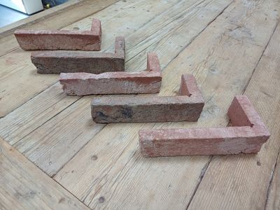 Steenstrip hoek rood - Geba 294