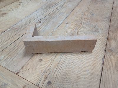 Steenstrip hoek geel - Geba 828